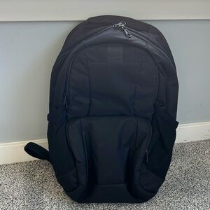 Pacsafe Metrosafe LS-Series Anti-Theft Backpack in Black